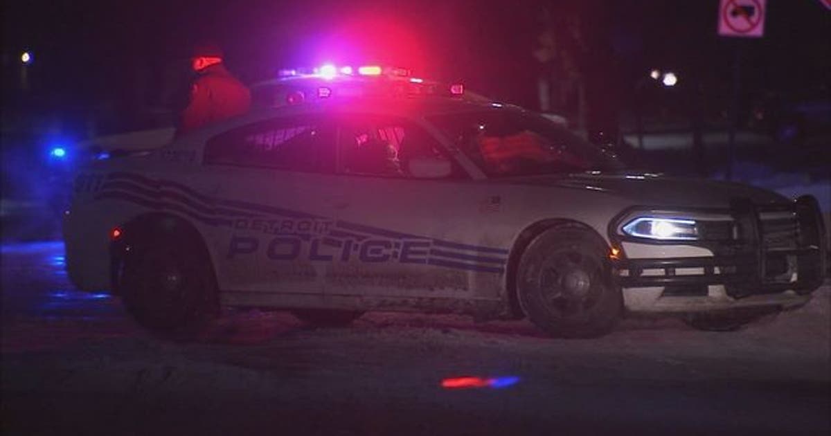 2 Detroit officers hospitalized after crash | FOX 2 Detroit