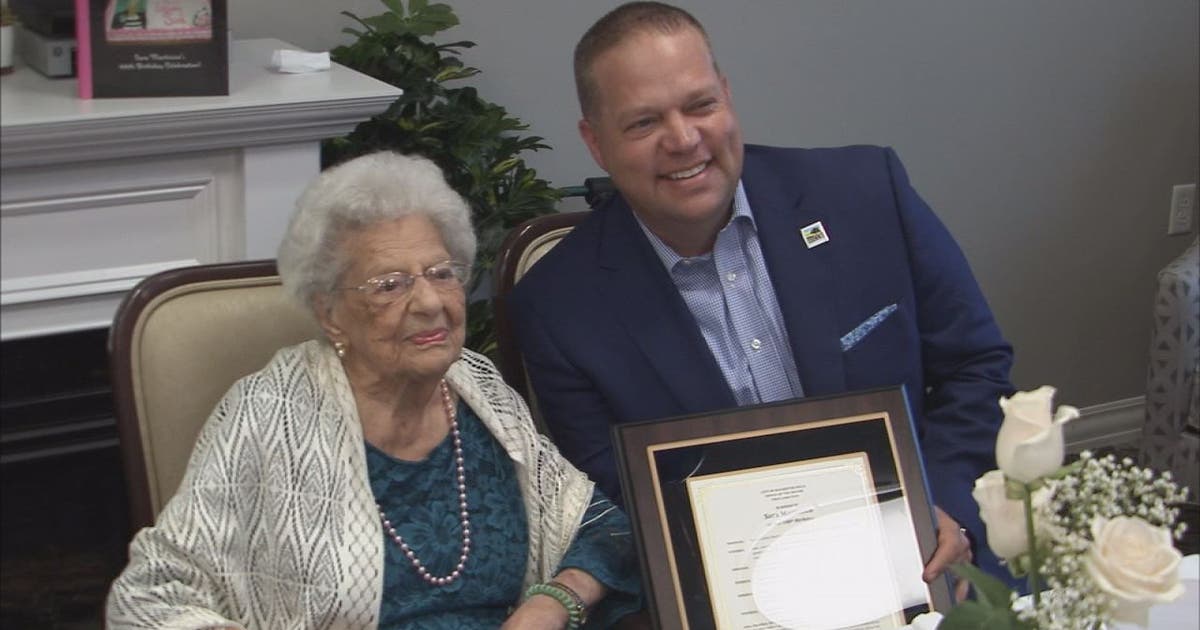 Rochester Hills 'Rosie the Riveter' celebrates 108th birthday | FOX 2 ...