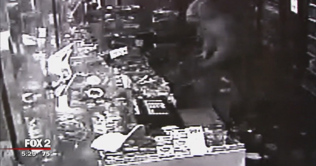 Thieves ransack Nino's Market in smash-and-grab on city's east side ...