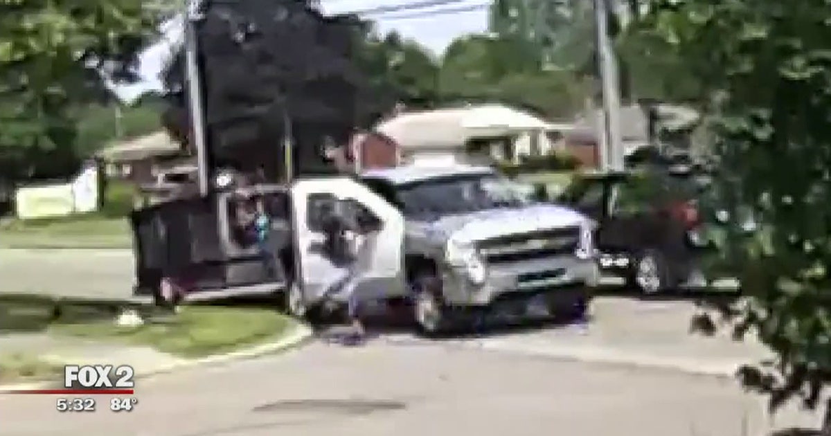 Thieves steal thousands in lawn equipment on camera | FOX 2 Detroit