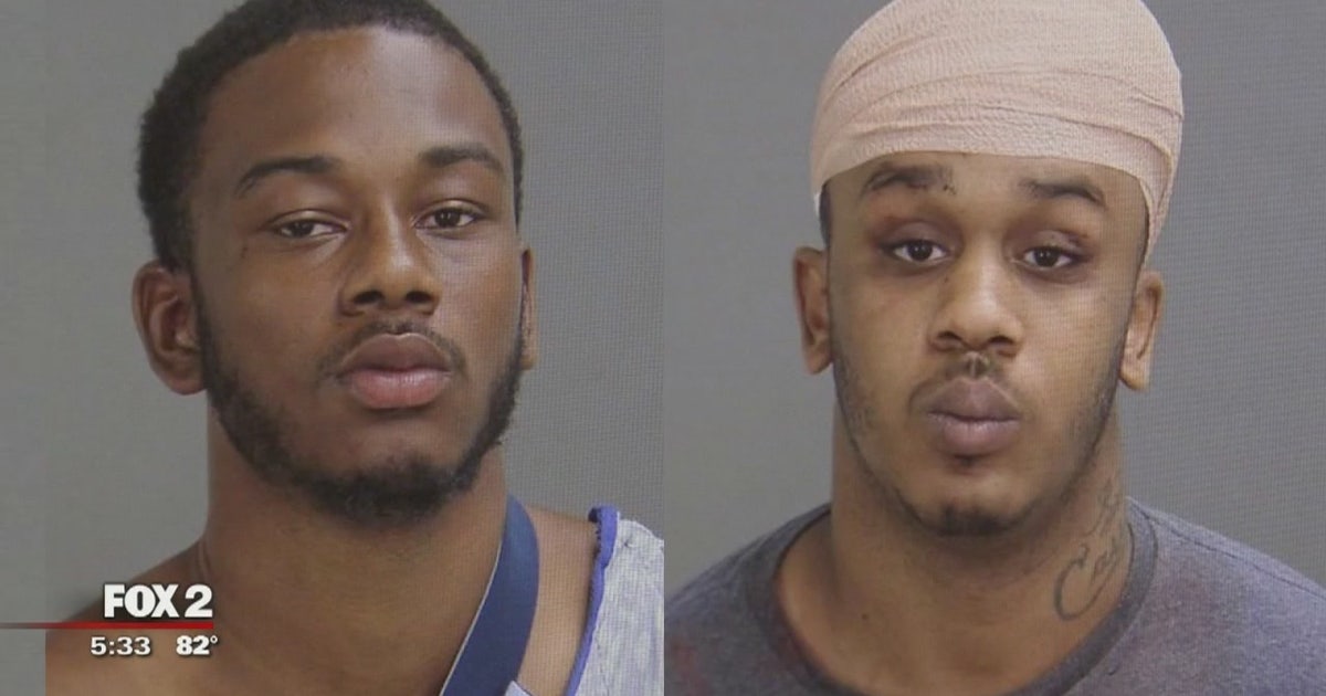 2 arrested, 1 at large after Warren police chase, crash | FOX 2 Detroit