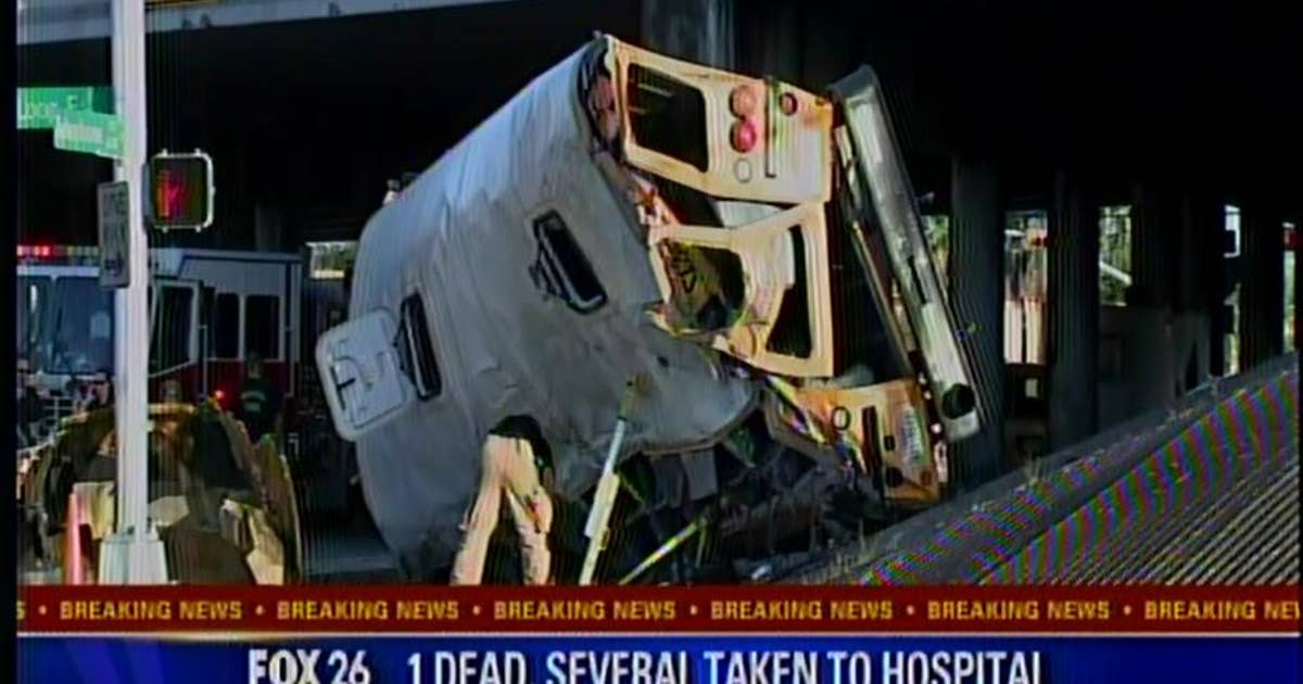 Houston school bus crash kills 2 students, 3 people hurt | FOX 2 Detroit