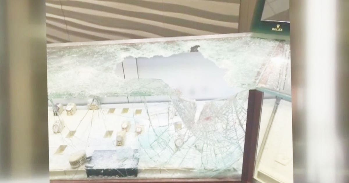 Jewerly store Rolex smash and grab leads to high speed chases, crashes ...