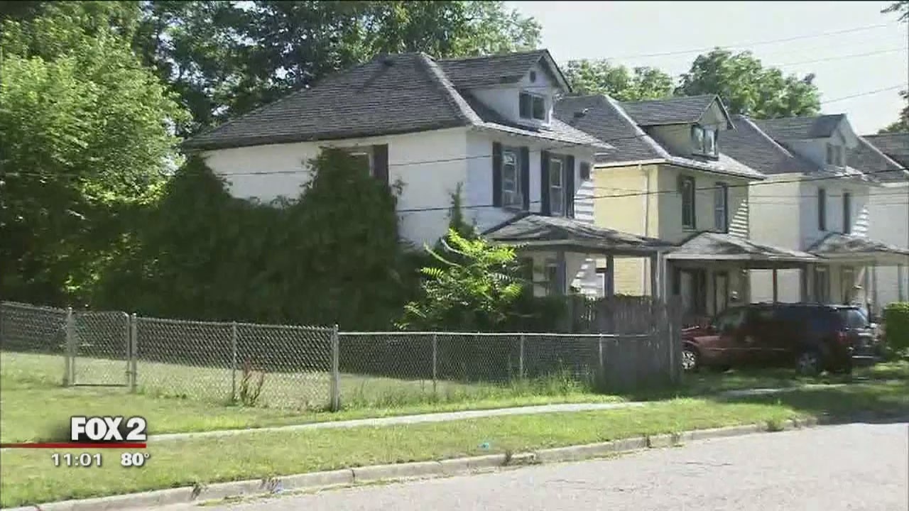 14 Year Old Fatally Shot Overnight In Pontiac House 7397