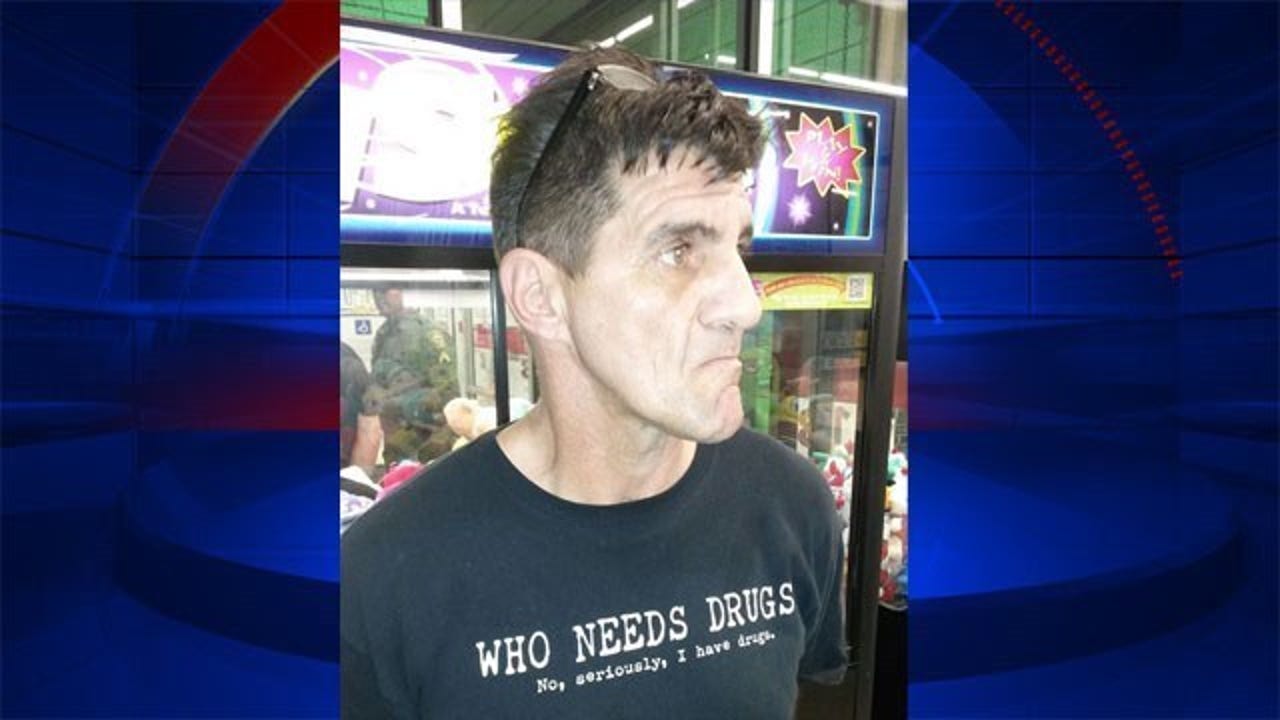 Florida man wears shirt that says "Seriously, I have drugs", arrested