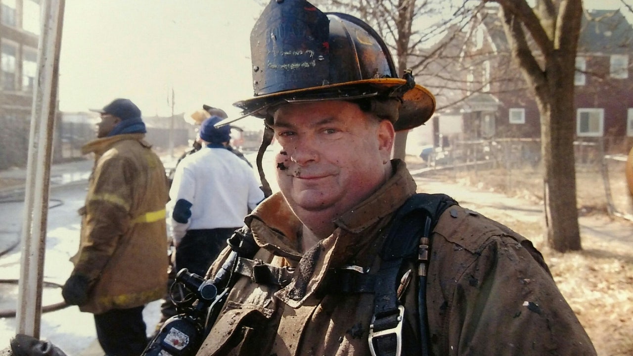 Detroit firefighter dies on the job after suffering heart attack