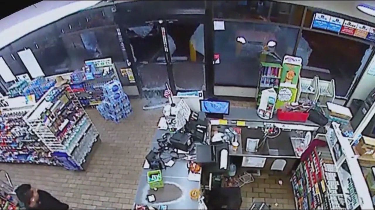 Man trashes 7Eleven after clerk refuses to sell beer after 2AM