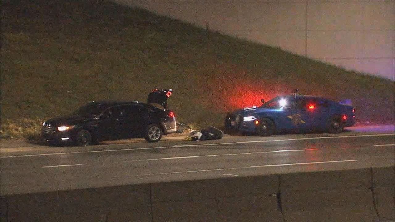 Two overnight freeway shootings investigated in Detroit
