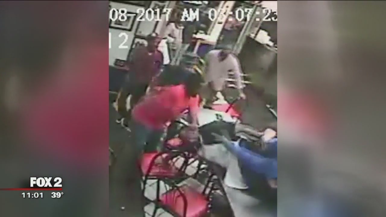 Suspects assault coney island workers on video before shooting