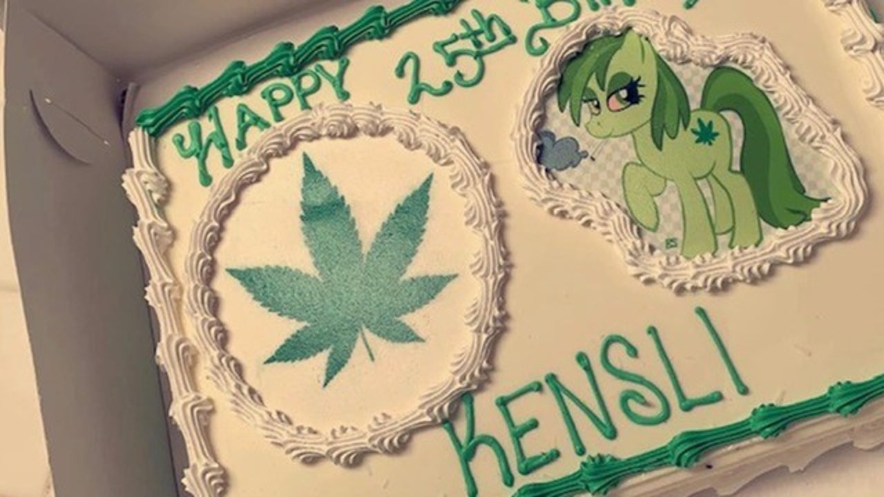 Baker Mistakes Moana Birthday Cake Request For Marijuana