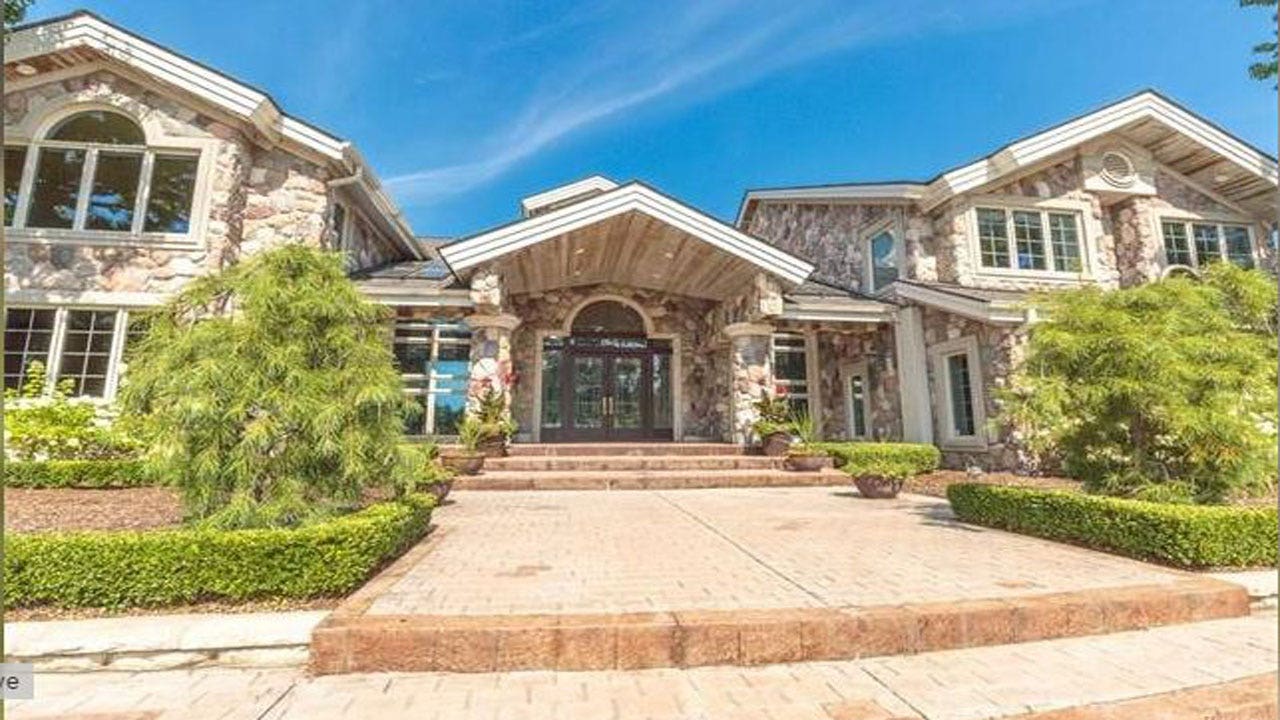 Eminem puts his Rochester Hills house up for sale