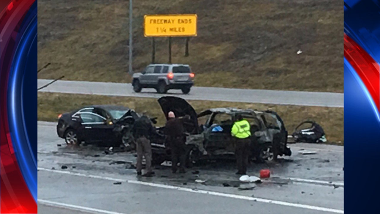 1 killed in crash on M59 in Pontiac