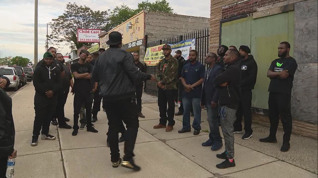New Era Detroit group volunteers security for women, seniors outside city  party stores