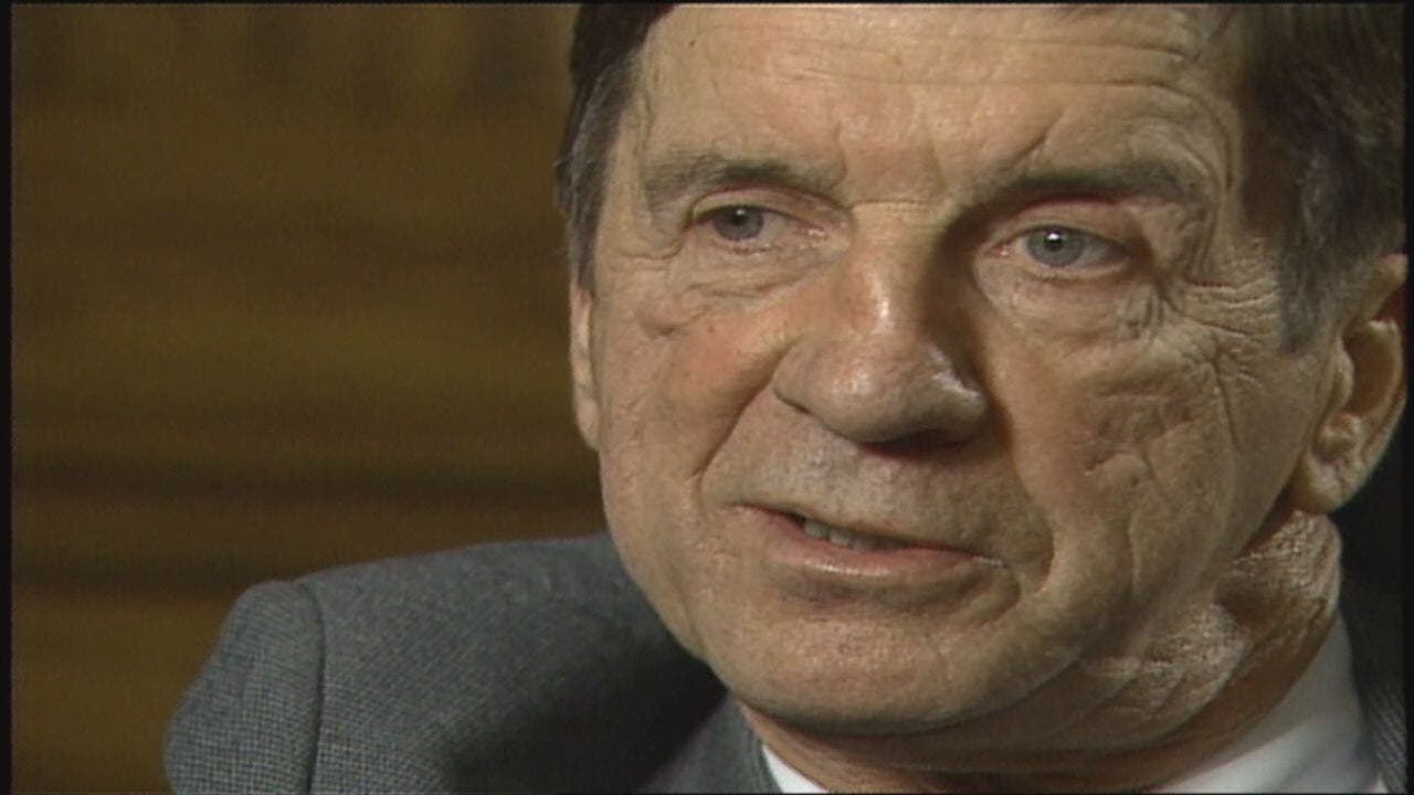 Red Wings great, NHL union pioneer Ted Lindsay dies at 93