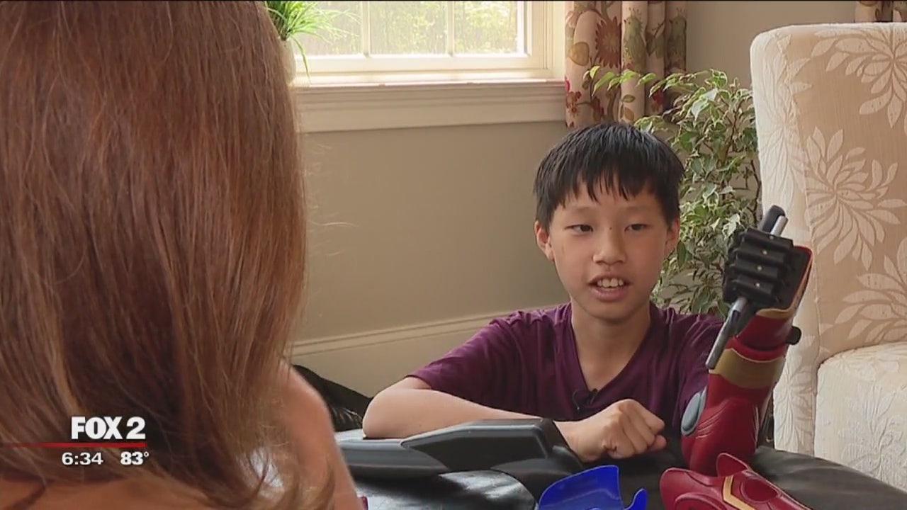 Born Without Left Hand, Michigan Boy Gets 3-D Printed Arm | FOX 2 Detroit