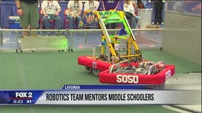 Livonia students mentor younger robotics teams