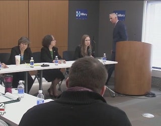 Chelsea_Clinton_at_Wayne_State_roundtabl_1_20160307232942