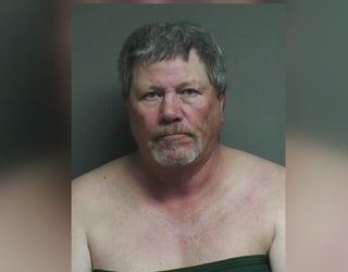 EMT_worker_tried_to_meet_with_underage_g_0_20151211221600