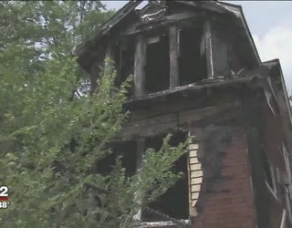 House_of_horrors_stands_years_after_fire_4_20160721212054