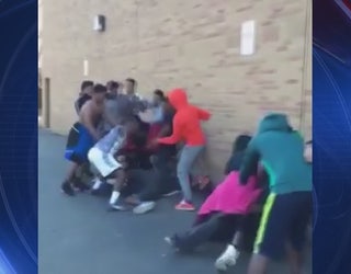 South_Lake_students_brawl_in_and_out_of__1_20151117221713