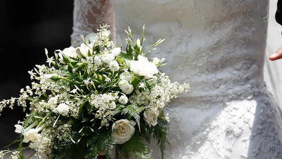 Bride reportedly asks guest to leave wedding for wearing military uniform and medals