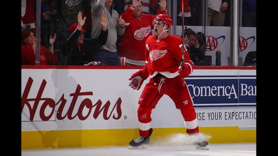 Larkin's overtime goal sends Red Wings past Predators 4-3