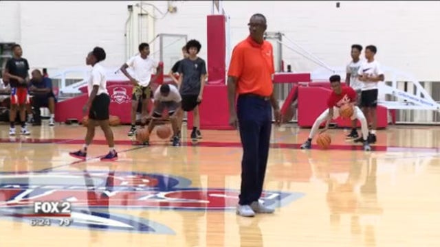 Greg Kelser's summer basketball camp helps kids improve on, off court
