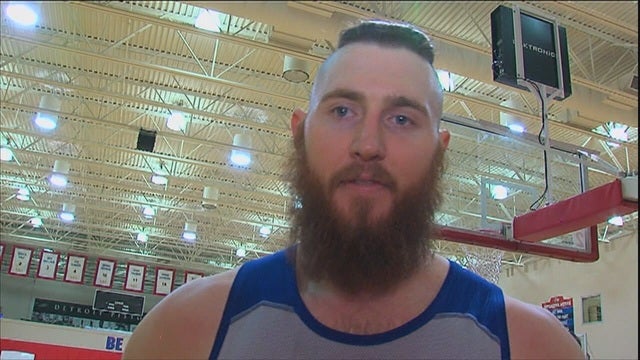 Baynes declining option, becoming free agent