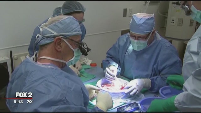 First U.S. woman undergoes uterus transplant