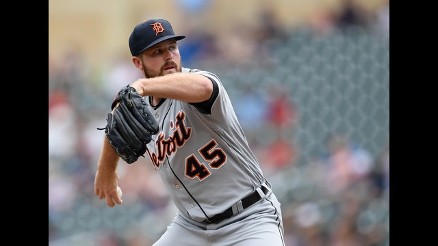 Tigers go with Farmer after mix-up