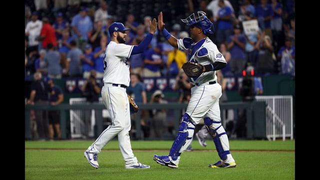 Junis dominates Tigers again as Royals roll, 6-2