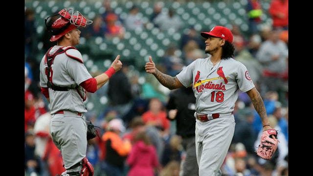 Rally Squirrel II: Critter shows up, Cards beat Tigers 5-2