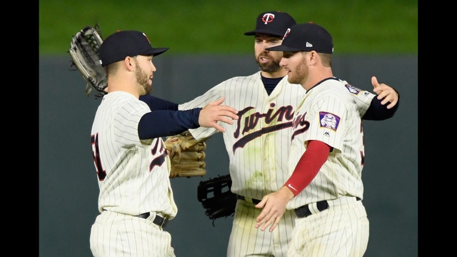 Field's 2 HRs lead Twins past Tigers, 11-4