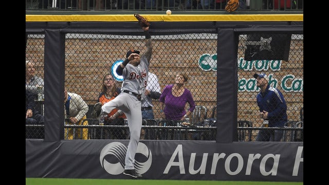 Brewers beat Tigers to keep pace with Cubs