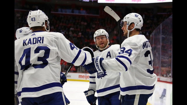 Matthews scores 2 and helps Maple Leafs beat Red Wings 5-3