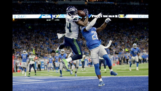 Wilson throws 3 TDs in 2nd quarter, Seahawks top Lions 28-14