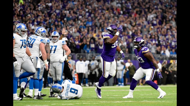 Vikings hang 10 sacks on Stafford in 24-9 win vs. Lions