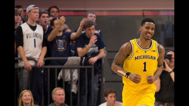 Michigan routs Villanova in championship rematch