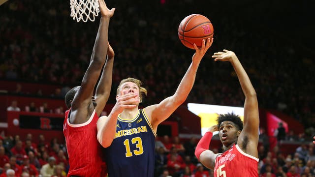 Brazdeikis scores 23 to lead No. 17 Michigan over Rutgers