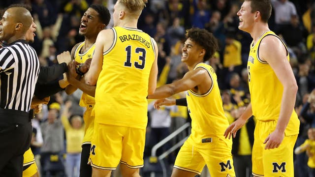 WATCH: Matthews beats buzzer, No. 5 Michigan edges Minnesota 59-57