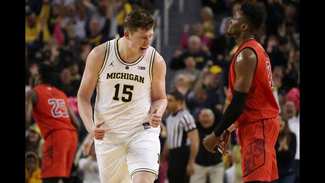 Michigan No. 7, MSU No. 10 in AP Top 25