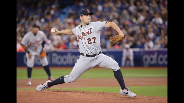 Zimmermann perfect into 7th, Tigers top Blue Jays 2-0 in 10