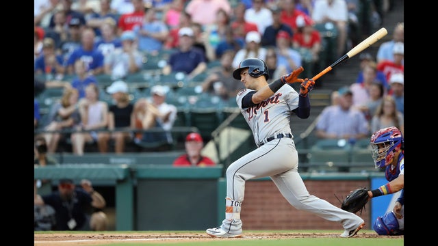 Tigers reach 1-year, $6,275,000 deal with Iglesias