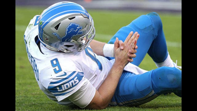 Stafford's banged-up throwing hand only 1 of Lions' woes