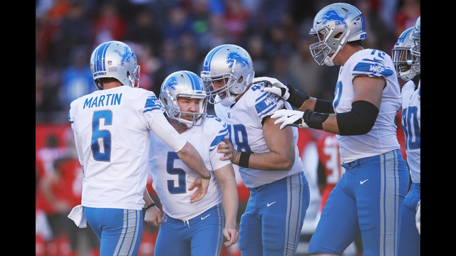 Lions keep playoff hopes alive with another win late in game