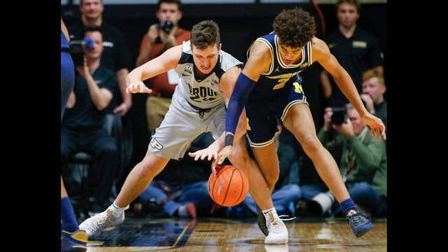 No. 3 Purdue holds off No. 25 Michigan 92-88 for 16th straight win