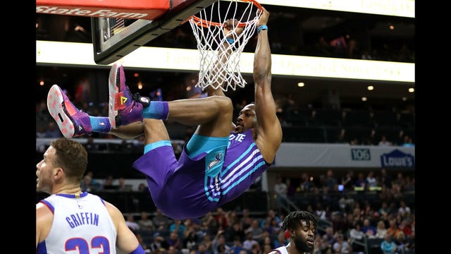 Howard leads Hornets over Pistons 114-98 for 4th win in row