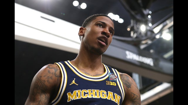 Michigan's Matthews enters NBA draft without hiring agent