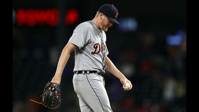 Rangers rally late to beat Tigers 7-6