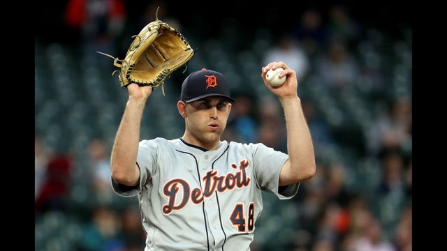 Tigers put together late rally for 3-2 win over Mariners